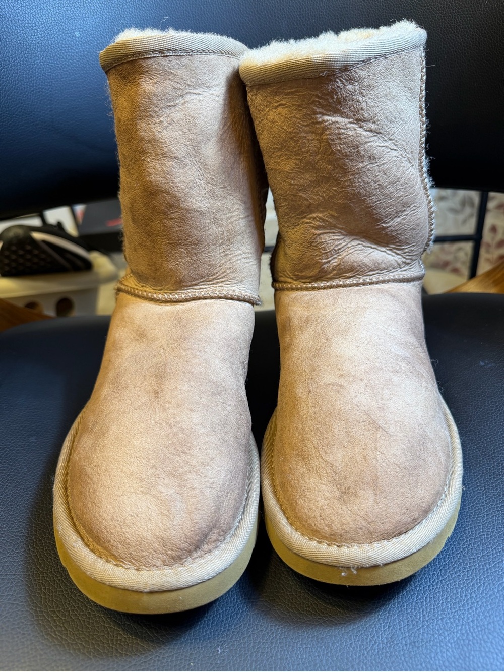 UGG Women's Short Shearling Boot - Chestnut Tan